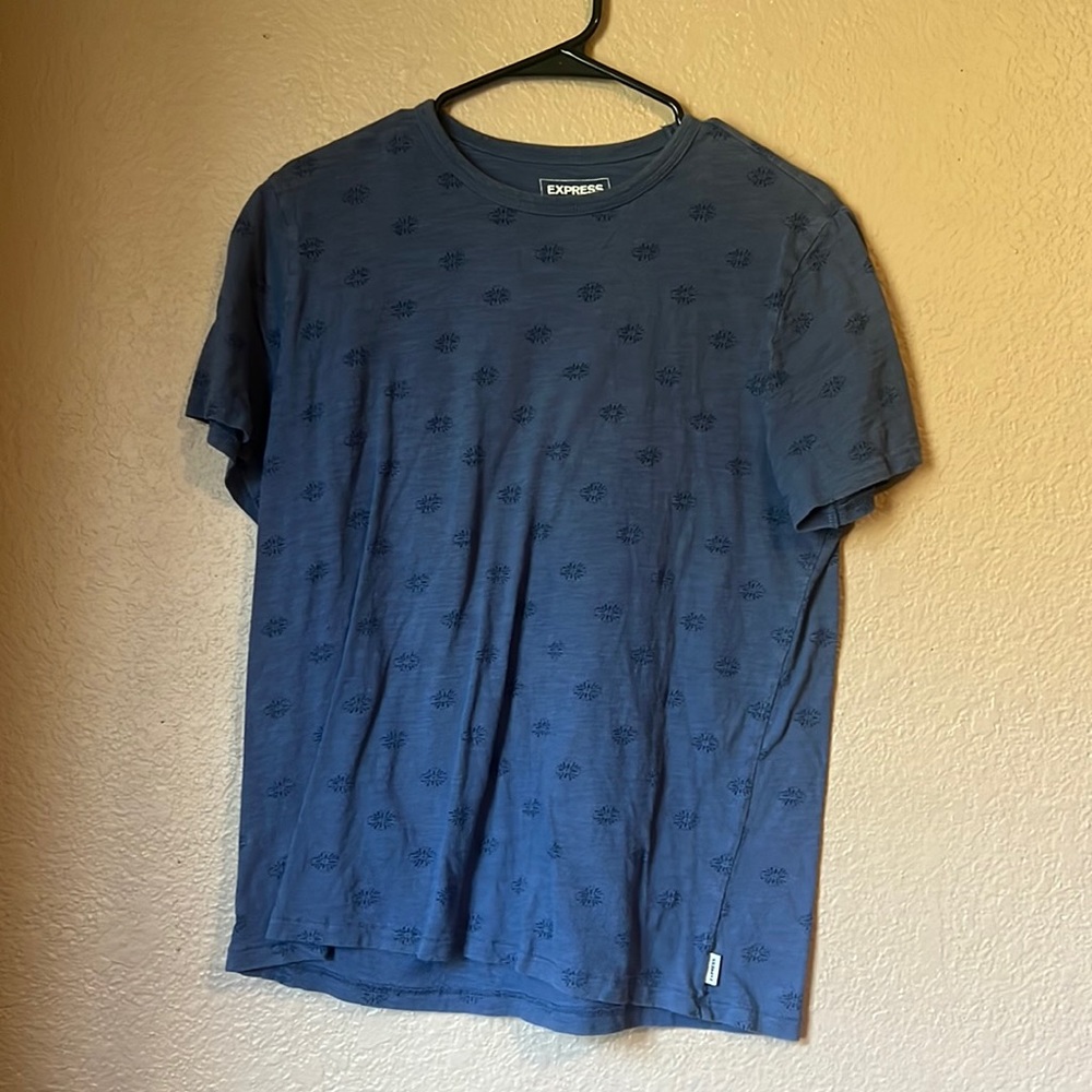 T- shirt